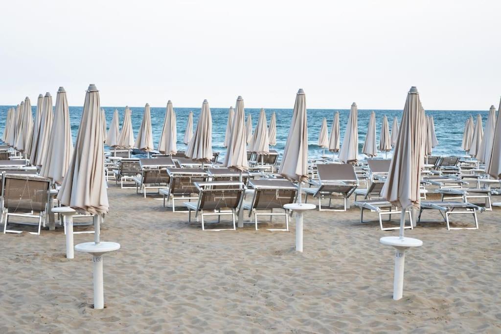 Piazza Nember Attico Con Vista Mare Apartment Лидо ди Йезоло Екстериор снимка